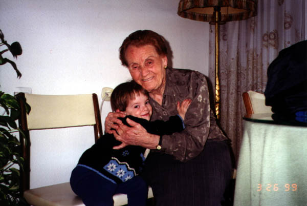 2Untitled-c1.jpg (39168 bytes)