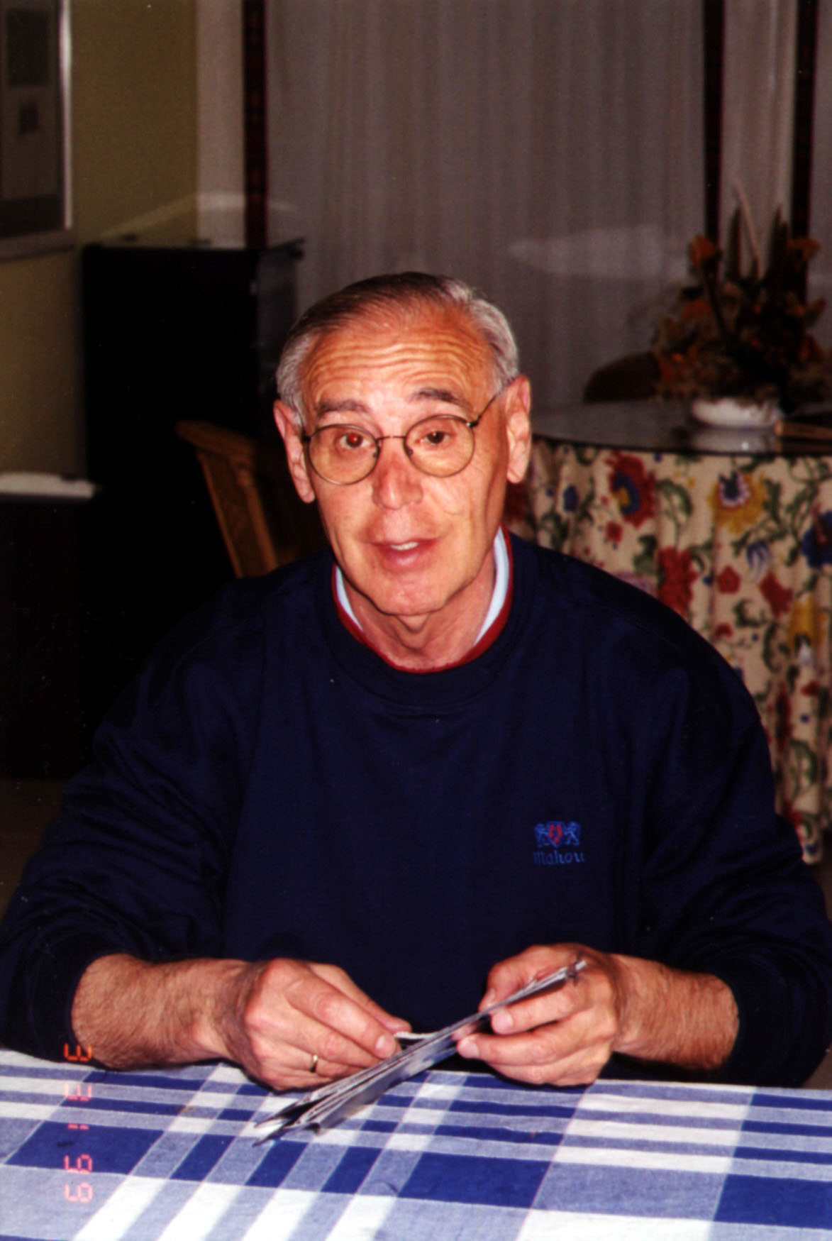 Untitled-a3.jpg (192558 bytes)