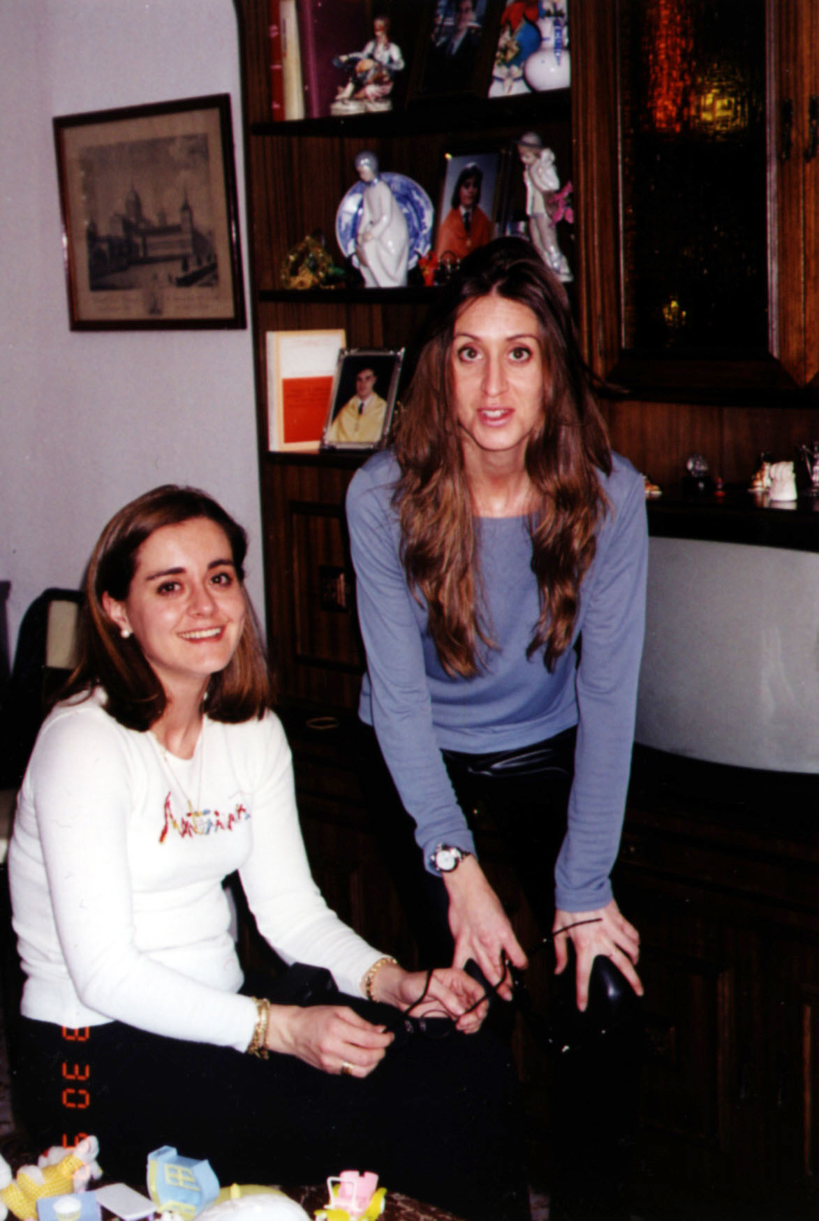 Untitled-b1.jpg (216914 bytes)