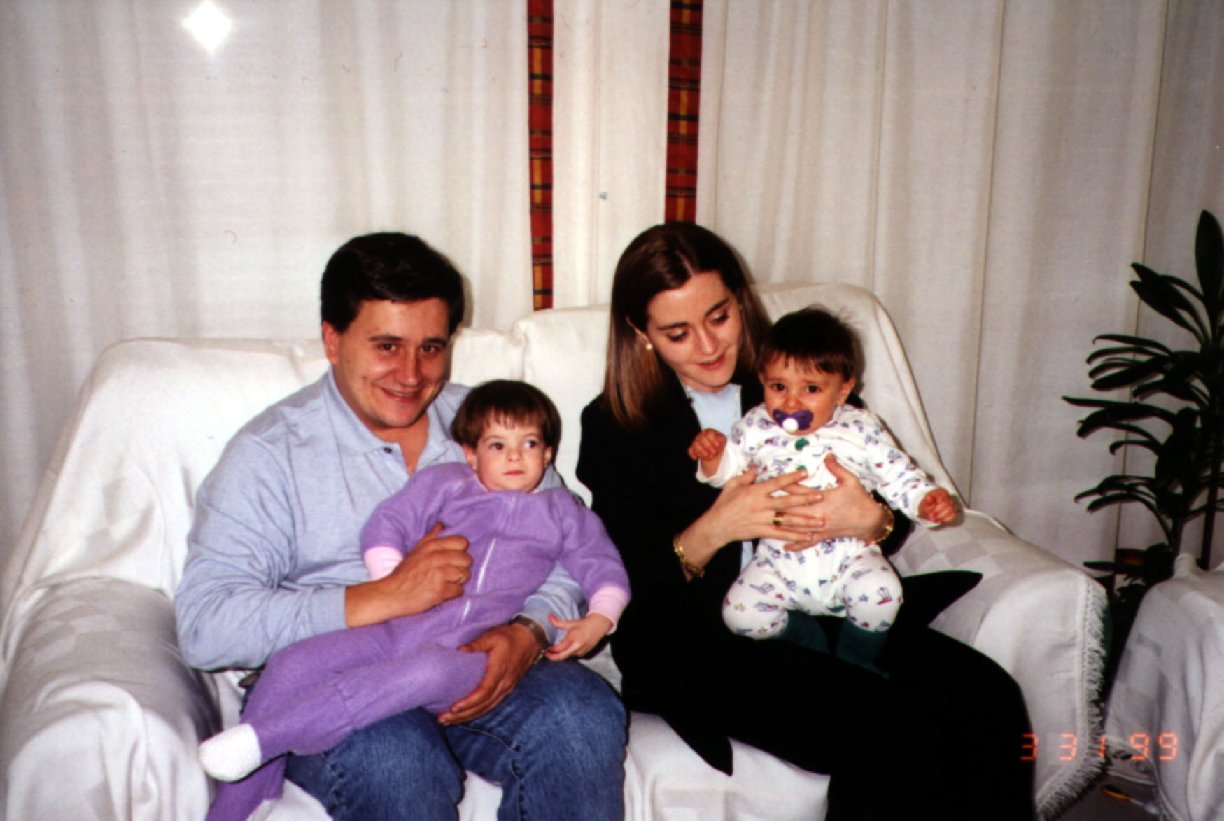 Untitled-b2.jpg (216219 bytes)