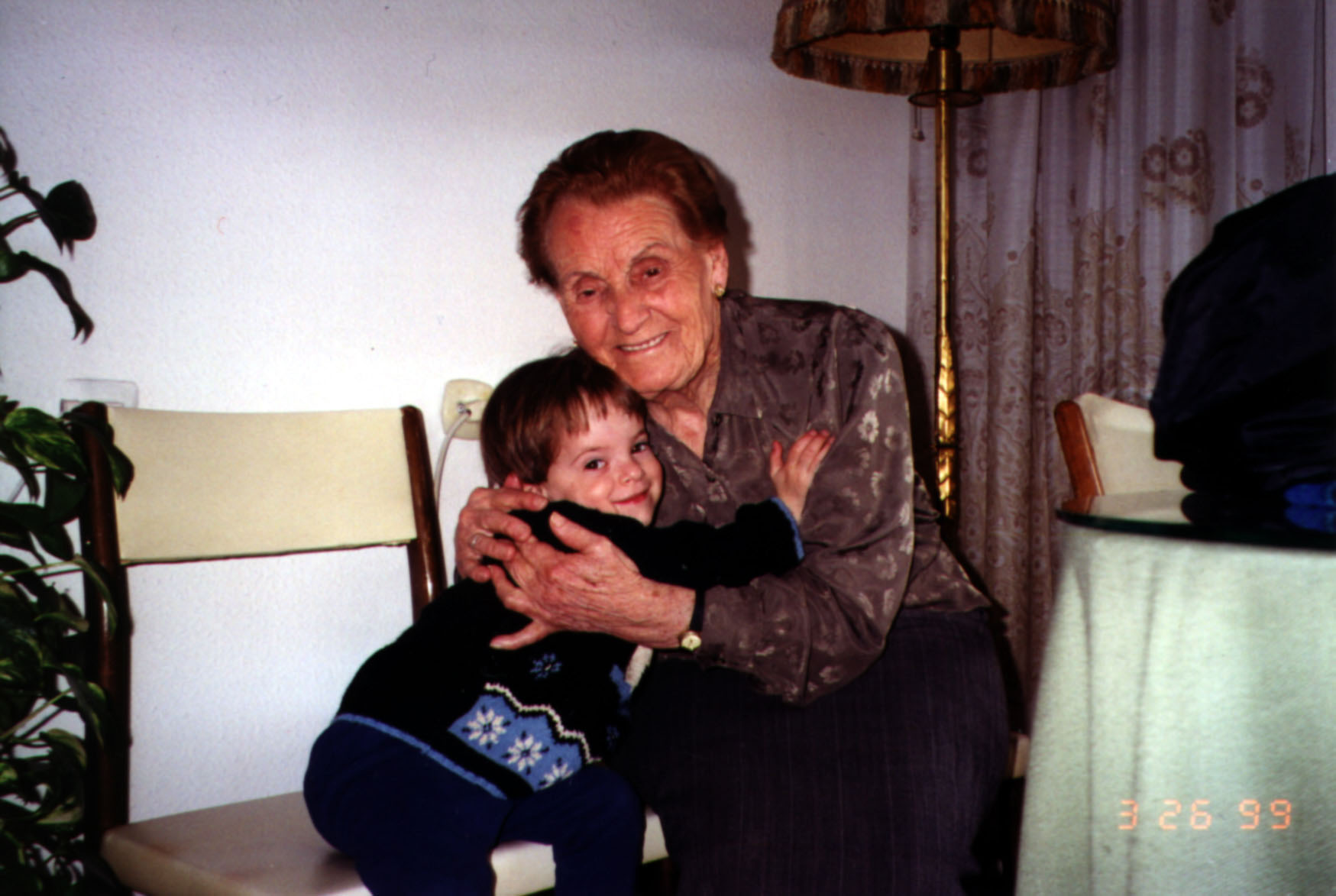 Untitled-c1.jpg (205515 bytes)